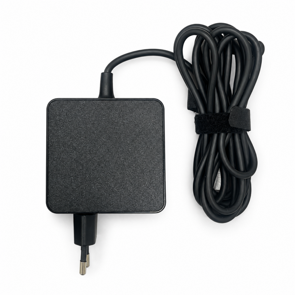 Superer EXH00085S-F 65 W toiteadapter — AI-töötlusega illustratiivne pilt